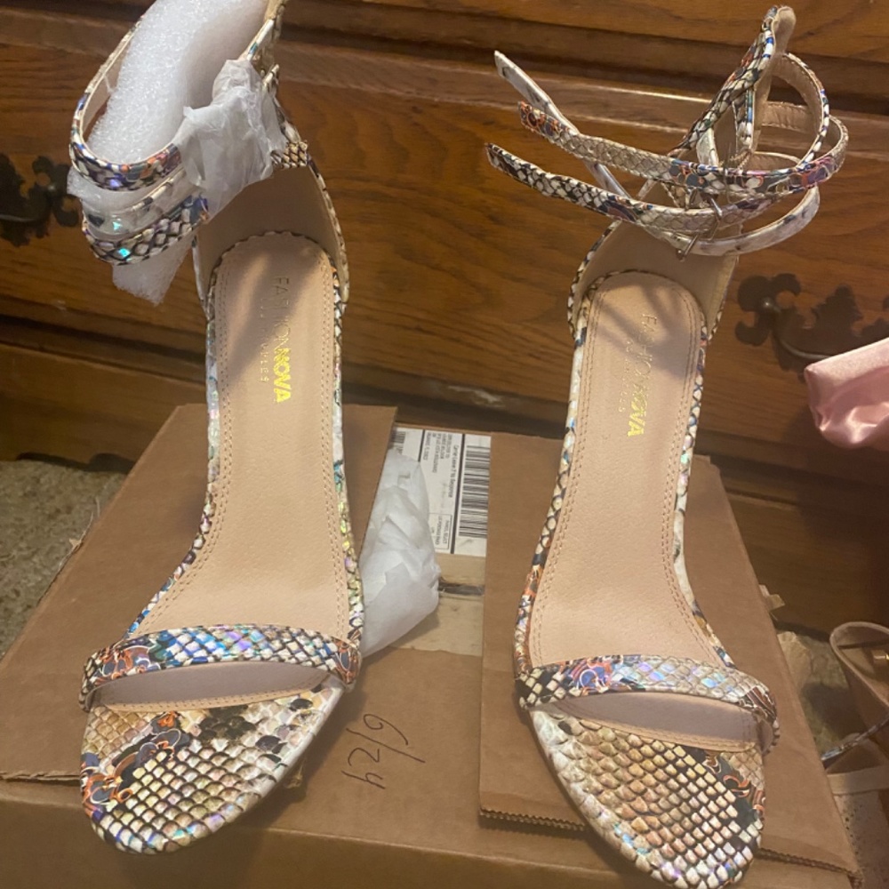 Shoes - Picture 6 of 16